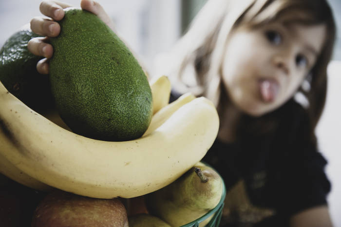 Стоит ли давать ребенку авокадо?